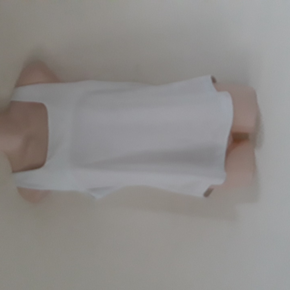 NWT b new york Built-In Bra Tank Top L - Picture 4 of 16